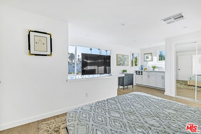 712 Crestmoore Place A, Los Angeles, CA 90291