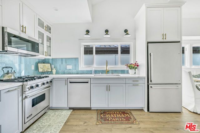 712 Crestmoore Place A, Los Angeles, CA 90291