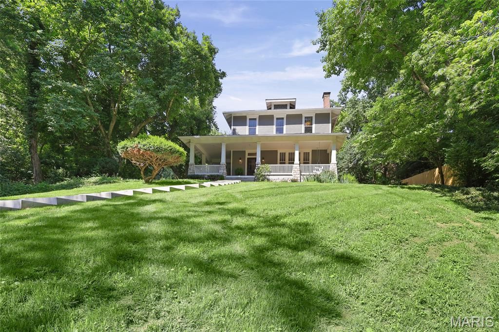 26 Kingston Drive, Belleville, IL 62223
