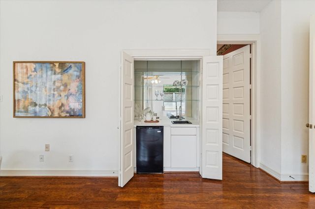 5610 San Felipe Street, Houston, TX 77056