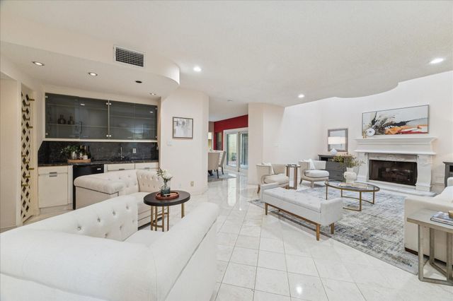 5610 San Felipe Street, Houston, TX 77056