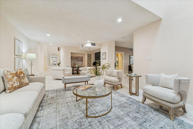 5610 San Felipe Street, Houston, TX 77056