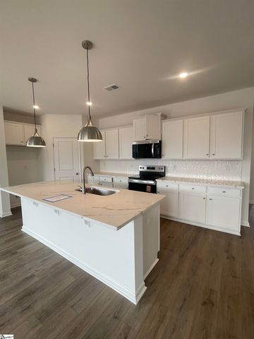 19 Halsey Street, Central, SC 29630