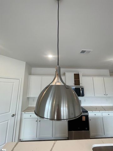 19 Halsey Street, Central, SC 29630