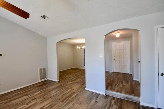 11846 S Marianne Circle, Houston, TX 77071