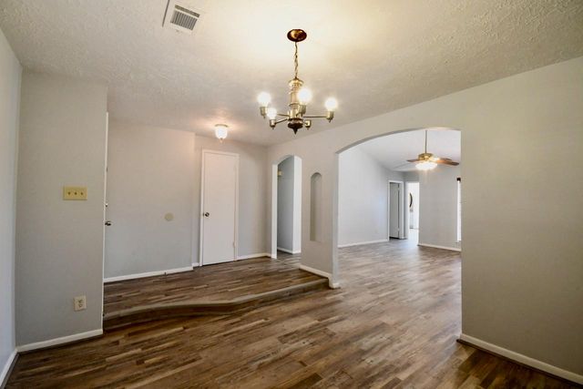 11846 S Marianne Circle, Houston, TX 77071