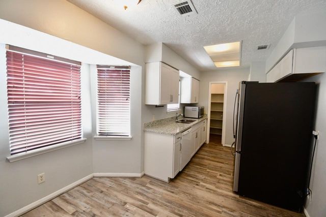 11846 S Marianne Circle, Houston, TX 77071