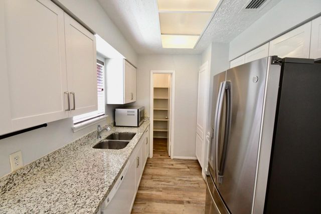 11846 S Marianne Circle, Houston, TX 77071