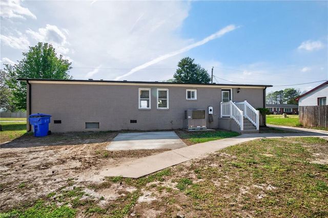 202 Bunch AVE, Suffolk, VA 23434