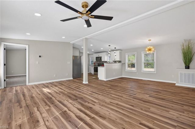 202 Bunch AVE, Suffolk, VA 23434