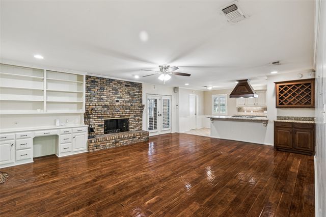 1401 Allegheny Drive, Arlington, TX 76012