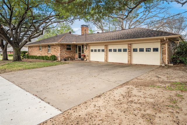 1401 Allegheny Drive, Arlington, TX 76012