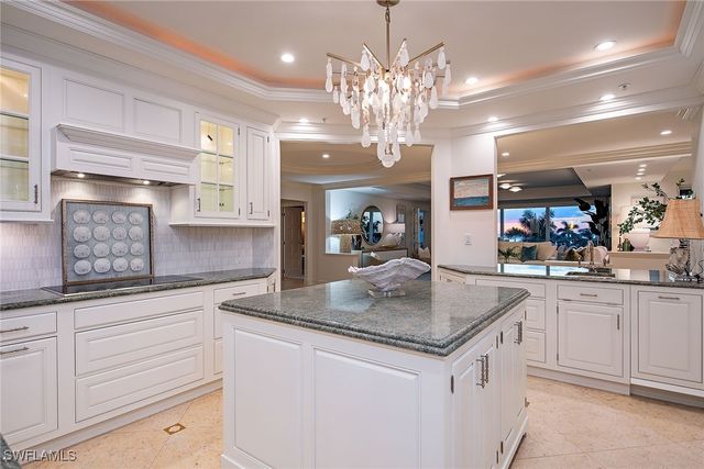 4201 Gulf Shore BLVD N 402, Naples, FL 34103