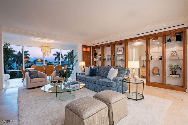 4201 Gulf Shore BLVD N 402, Naples, FL 34103