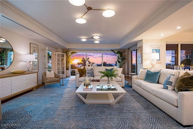 4201 Gulf Shore BLVD N 402, Naples, FL 34103