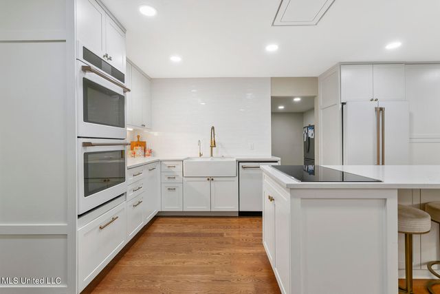 4408 Deer Creek Drive, Jackson, MS 39211