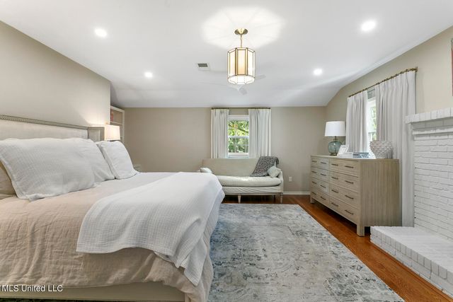 4408 Deer Creek Drive, Jackson, MS 39211