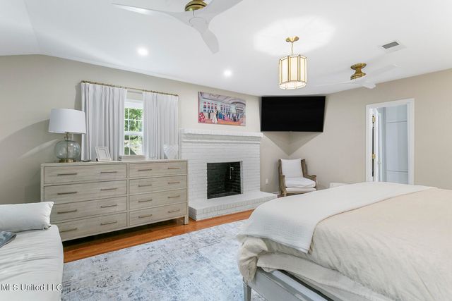 4408 Deer Creek Drive, Jackson, MS 39211