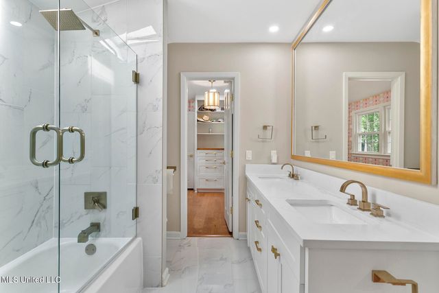 4408 Deer Creek Drive, Jackson, MS 39211