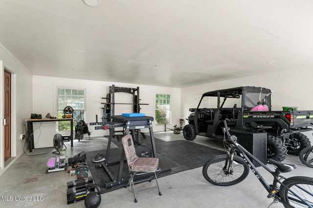 4408 Deer Creek Drive, Jackson, MS 39211