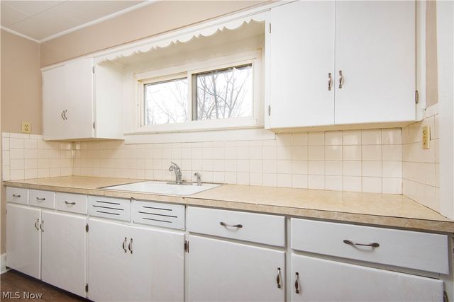 231 Windsor Street, Akron, OH 44306