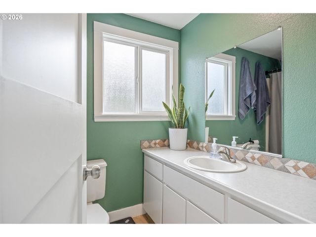 1146 Sw JAMES Ct, Dundee, OR 97115