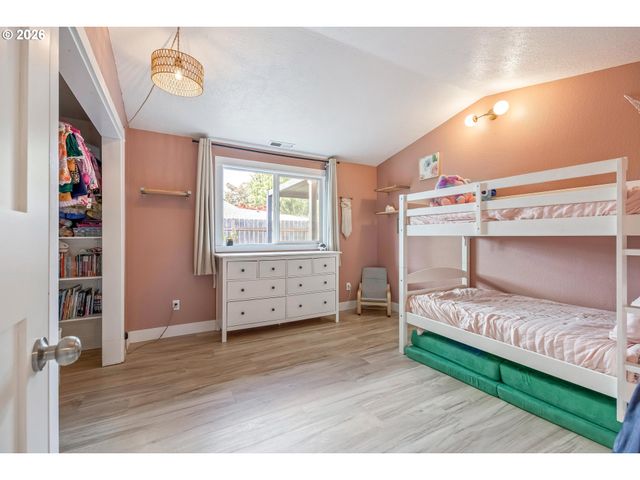 1146 Sw JAMES Ct, Dundee, OR 97115