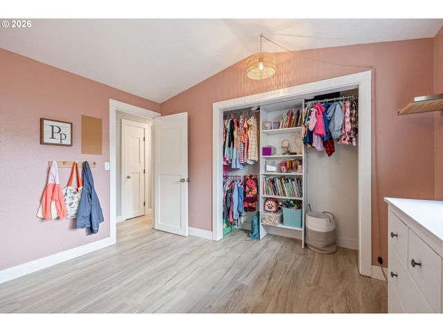 1146 Sw JAMES Ct, Dundee, OR 97115