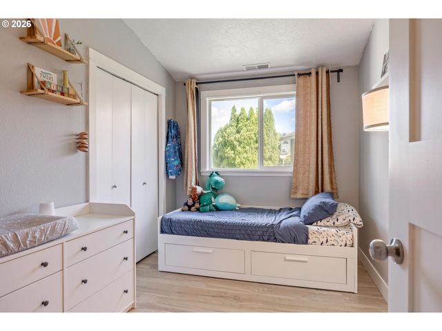 1146 Sw JAMES Ct, Dundee, OR 97115