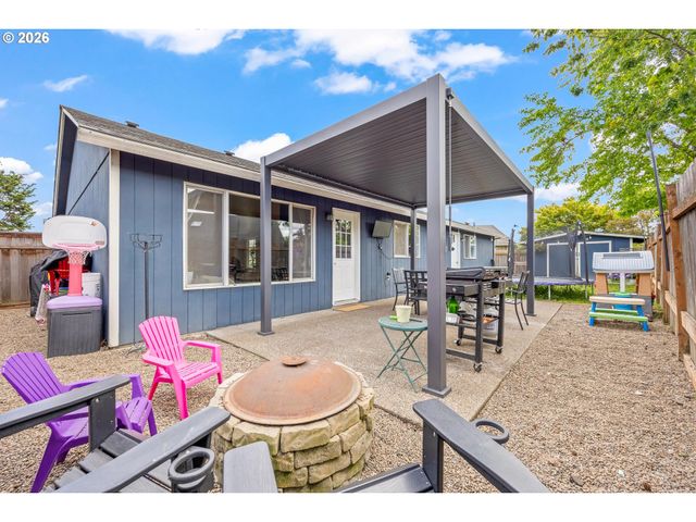 1146 Sw JAMES Ct, Dundee, OR 97115