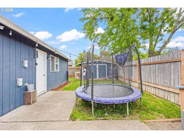 1146 Sw JAMES Ct, Dundee, OR 97115