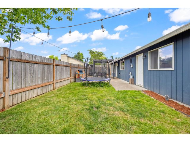 1146 Sw JAMES Ct, Dundee, OR 97115