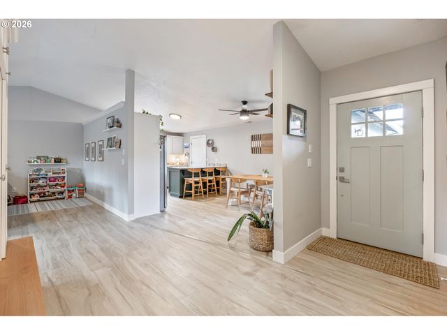 1146 Sw JAMES Ct, Dundee, OR 97115