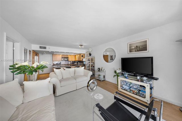 465 Ocean Drive 1009, Miami Beach, FL 33139