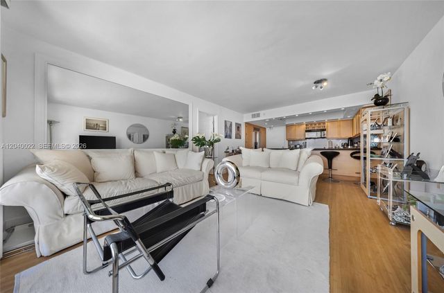 465 Ocean Drive 1009, Miami Beach, FL 33139
