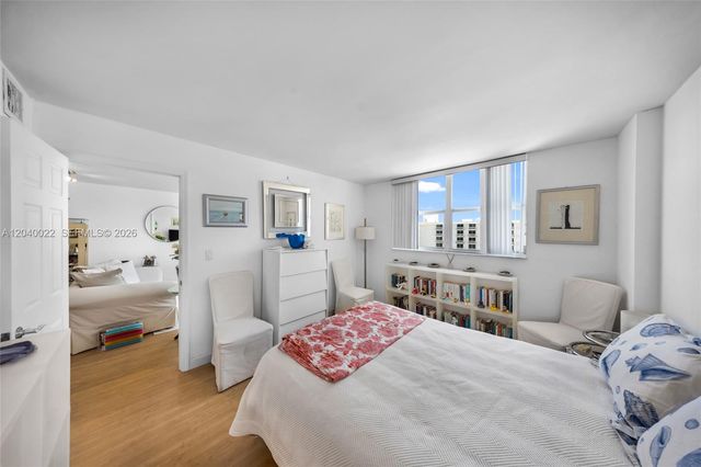 465 Ocean Drive 1009, Miami Beach, FL 33139