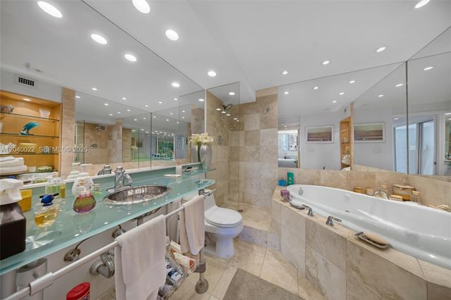 465 Ocean Drive 1009, Miami Beach, FL 33139