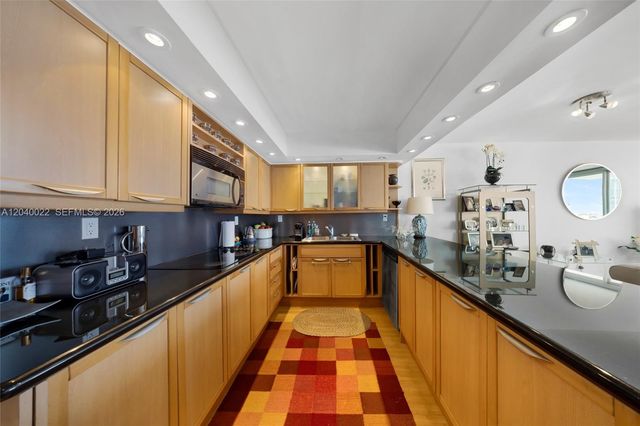 465 Ocean Drive 1009, Miami Beach, FL 33139