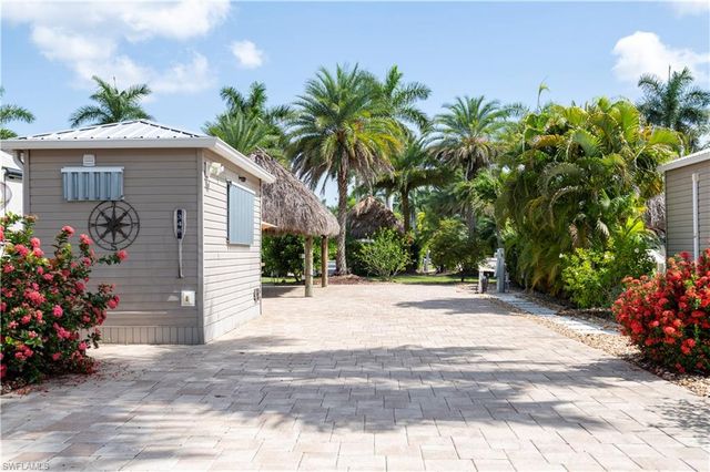 10331 Fire Flag TRL, Fort Myers, FL 33905