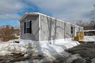 76 Oak Lane, Springfield, VT 05156