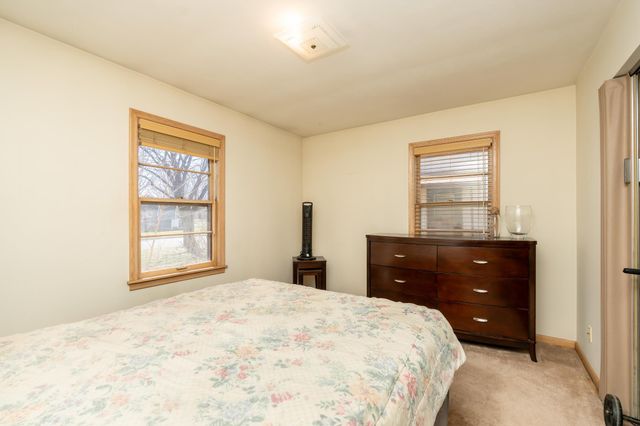 709 Shakopee Avenue E, Shakopee, MN 55379