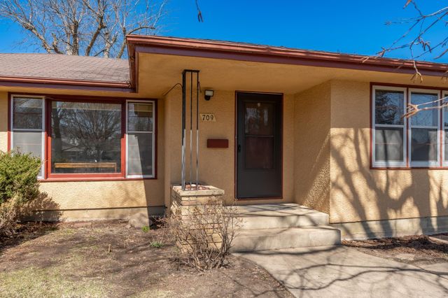 709 Shakopee Avenue E, Shakopee, MN 55379