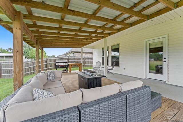15189 Cedar Springs Rd, Gonzales, LA 70737