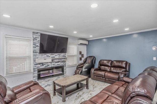 120 N 10th Street, New Hyde Park, NY 11040
