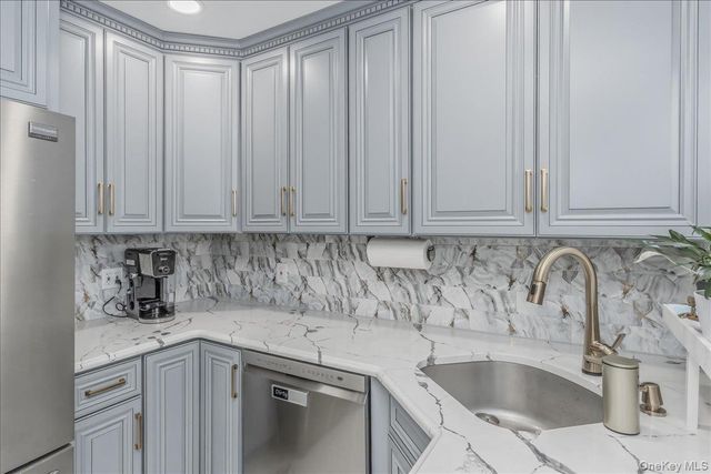 120 N 10th Street, New Hyde Park, NY 11040