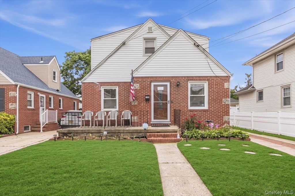 120 N 10th Street, New Hyde Park, NY 11040