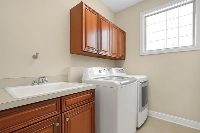 6204 Marias Point Lane, Columbus, OH 43213