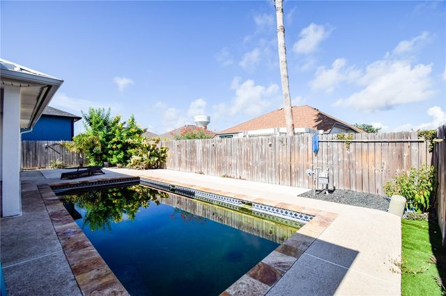 16121 Seagrape St, Corpus Christi, TX 78418