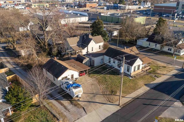 201 N VICKSBURG Street, Marion, IL 62959