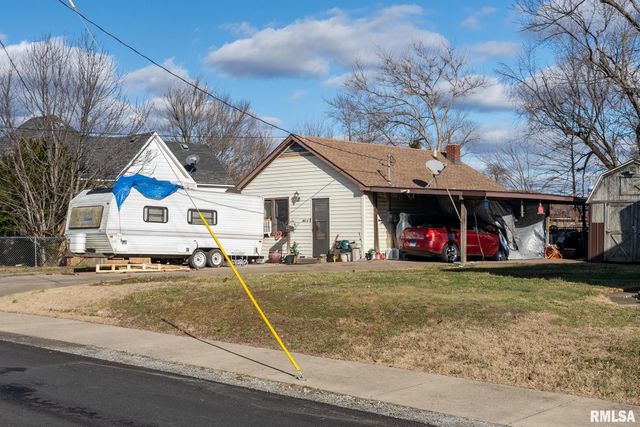 201 N VICKSBURG Street, Marion, IL 62959